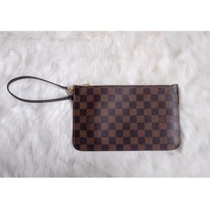 ✖️SOLD Louis Vuitton Damier Ebene Wristlet